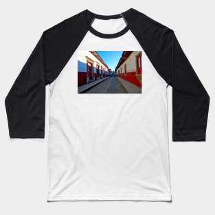 Ruelle dans la ville colonial de Patzcuaro Baseball T-Shirt